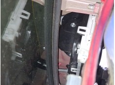 Recambio de cerradura puerta delantera izquierda para toyota yaris (_p13_) 1.5 hybrid (nhp130_) referencia OEM IAM 690400D520  