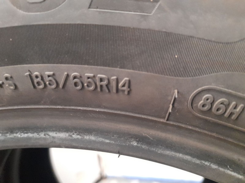 Recambio de neumatico pareja para neumaticos reutilizados - referencia OEM IAM 185651488H AUSTONE 185/65/14/88H