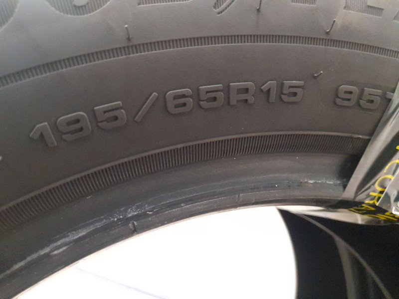 Recambio de neumatico pareja para neumaticos reutilizados - referencia OEM IAM 195651595T GOODYEAR 195/65/15/95T