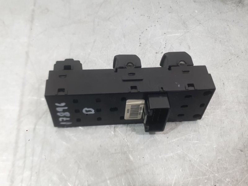 Recambio de mando elevalunas delantero izquierdo para hyundai ix20 (jc) 1.4 referencia OEM IAM 935701K0504X C/MANDO RETROVISOR 