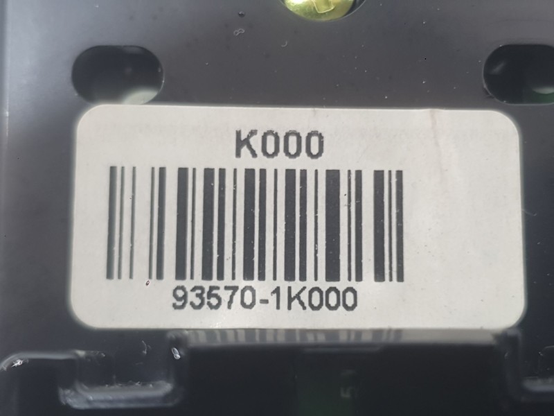 Recambio de mando elevalunas delantero izquierdo para hyundai ix20 (jc) 1.4 referencia OEM IAM 935701K0504X C/MANDO RETROVISOR 