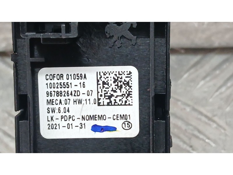 Recambio de mando elevalunas delantero izquierdo para peugeot 208 ii (ub_, up_, uw_, uj_) 1.2 puretech 100 referencia OEM IAM 96