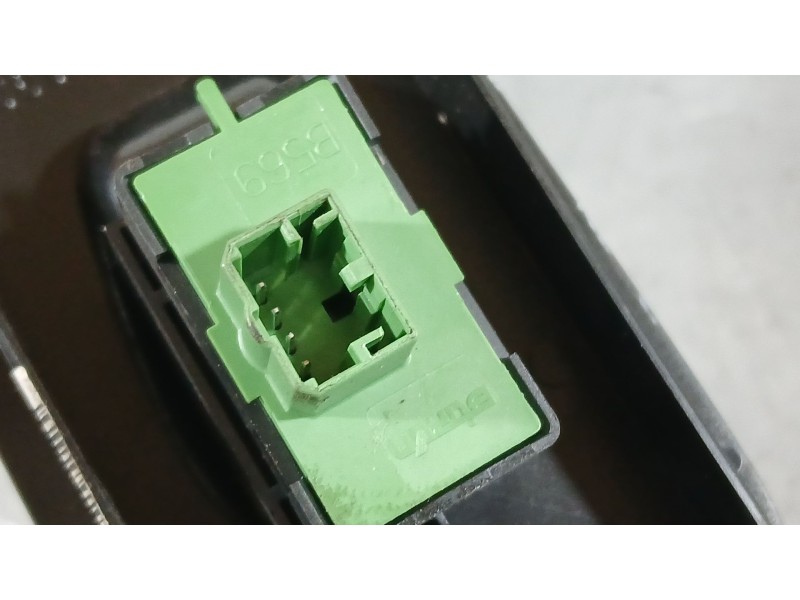 Recambio de mando elevalunas delantero derecho para challenger trigano autocarabana (250_) 150 multijet 2.3 d referencia OEM IAM
