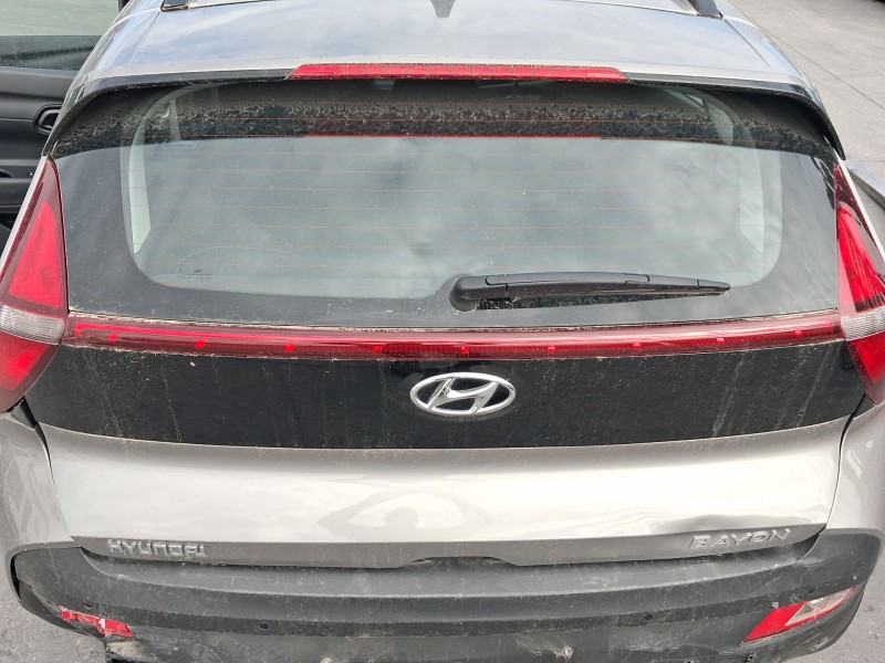 Recambio de porton trasero para hyundai bayon (bc3) 1.0 t-gdi referencia OEM IAM 72800Q0010 TOCADO 