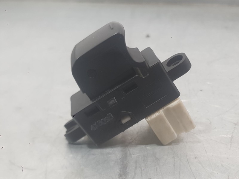 Recambio de mando elevalunas delantero derecho para nissan nv200 furgoneta 1.5 dci 90 (m20, m20m) referencia OEM IAM 254111FA0A 