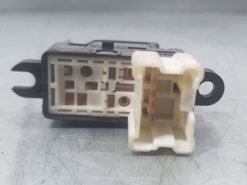 Recambio de mando elevalunas delantero derecho para nissan nv200 furgoneta 1.5 dci 90 (m20, m20m) referencia OEM IAM 254111FA0A 