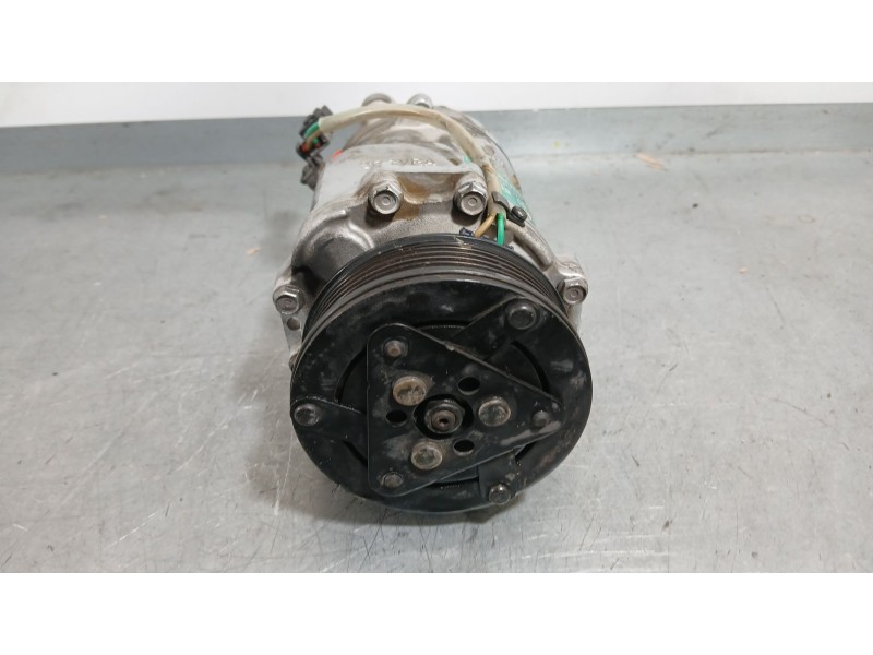 Recambio de compresor aire acondicionado para volkswagen polo (6n2) 1.4 referencia OEM IAM 6N0820803A AT445606 