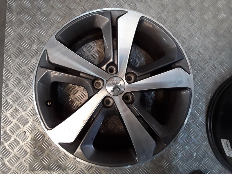 Recambio de juego llantas aluminio para peugeot 308 ii (lb_, lp_, lw_, lh_, l3_) 1.2 thp 130 referencia OEM IAM 7.5X17 5 TORN ET
