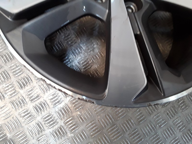 Recambio de juego llantas aluminio para peugeot 308 ii (lb_, lp_, lw_, lh_, l3_) 1.2 thp 130 referencia OEM IAM 7.5X17 5 TORN ET