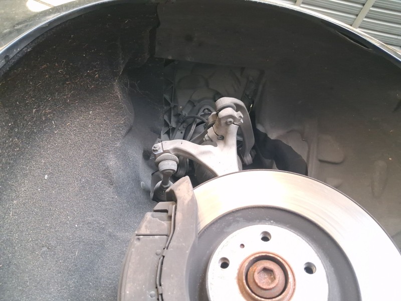 Recambio de plastico pase rueda del. dch. para audi a8 d3 (4e2, 4e8) 4.2 tdi quattro referencia OEM IAM 4E0821172M  
