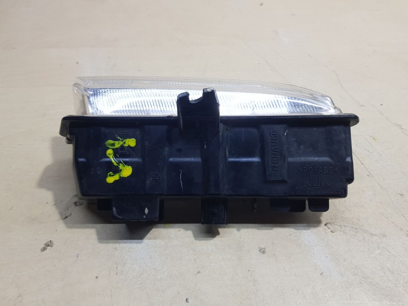Recambio de piloto delantero izquierdo para renault captur life referencia OEM IAM 266003864R  