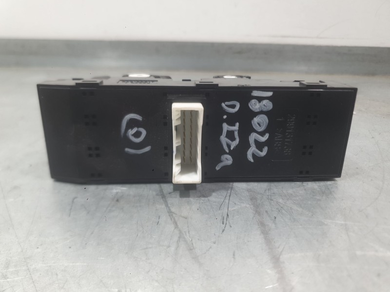 Recambio de mando elevalunas delantero izquierdo para hyundai i20 ii (gb, ib) 1.0 t-gdi referencia OEM IAM 93570C80104X C/MANDO 