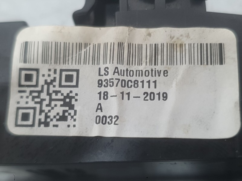 Recambio de mando elevalunas delantero izquierdo para hyundai i20 ii (gb, ib) 1.0 t-gdi referencia OEM IAM 93570C80104X C/MANDO 