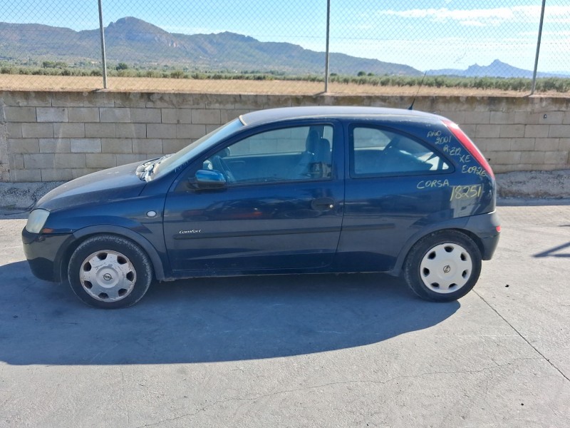 opel corsa c (x01) del año 2001