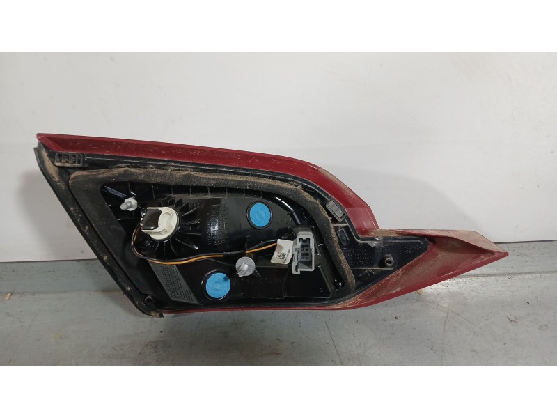 Recambio de piloto trasero derecho interior para ford fiesta vii (hj, hf) 1.1 ti-vct referencia OEM IAM 2527139  