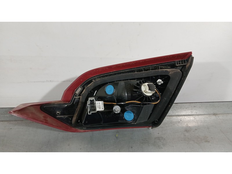 Recambio de piloto trasero izquierdo interior para ford fiesta vii (hj, hf) 1.1 ti-vct referencia OEM IAM 2527143  
