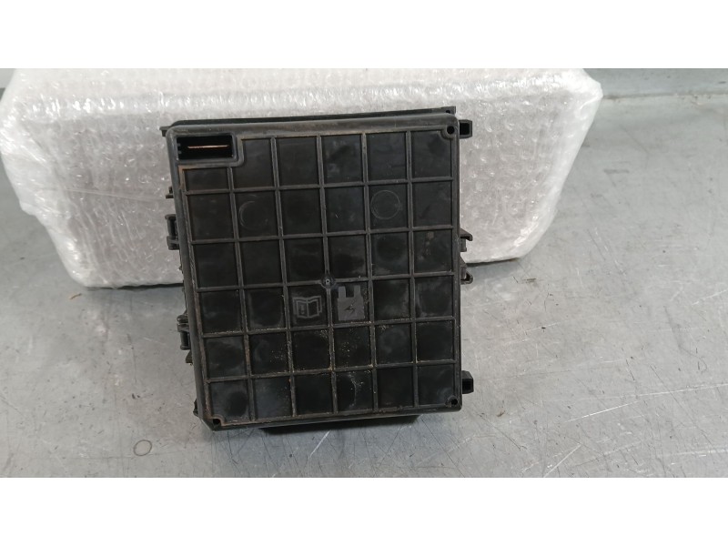 Recambio de caja reles / fusibles para ford fiesta vii (hj, hf) 1.1 ti-vct referencia OEM IAM 2424459  