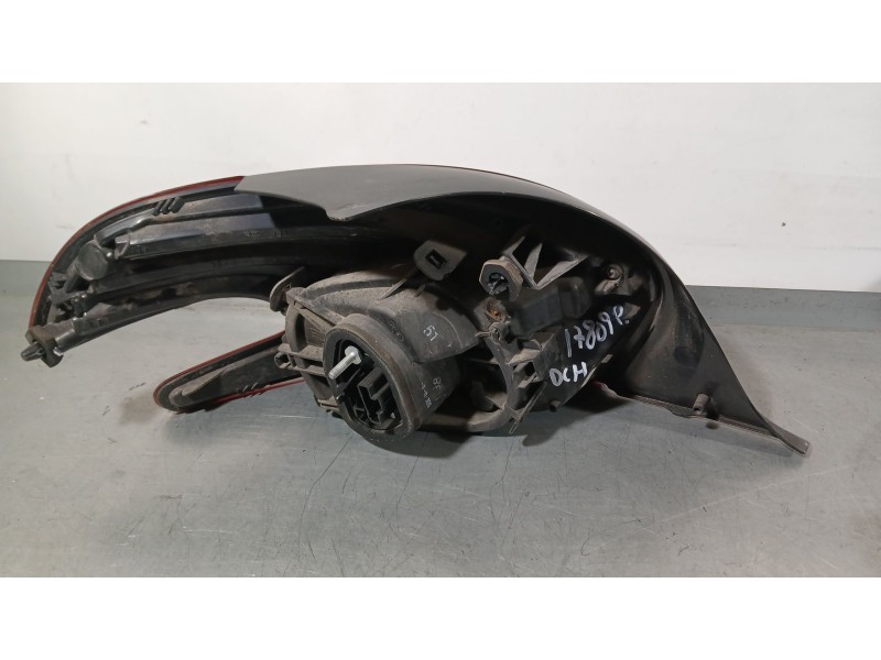 Recambio de piloto trasero derecho para peugeot 208 i (ca_, cc_) 1.6 bluehdi 100 referencia OEM IAM 9825601180  