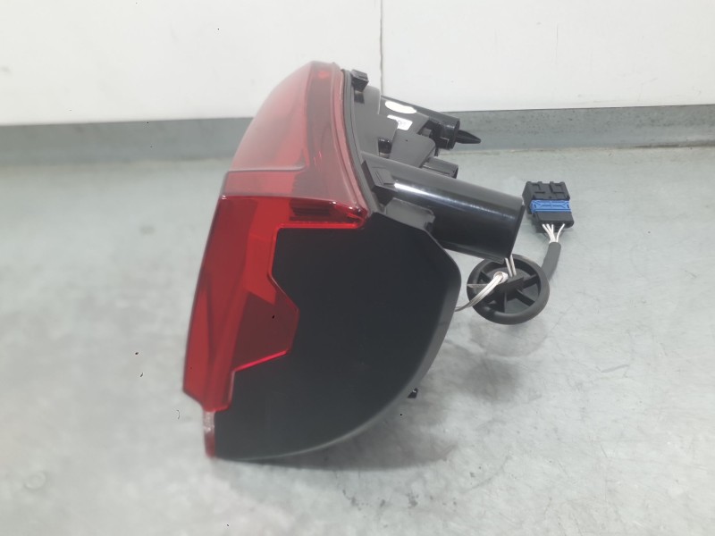 Recambio de piloto trasero derecho interior para citroën c5 aircross (ac_, aj_, ar_, a4_) 1.5 bluehdi 130 (acyhzj, acyhzr) refer