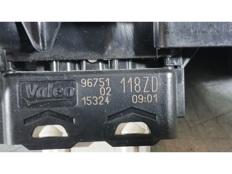 Recambio de mando elevalunas delantero derecho para peugeot 208 i (ca_, cc_) 1.6 bluehdi 100 referencia OEM IAM 96751118ZD  