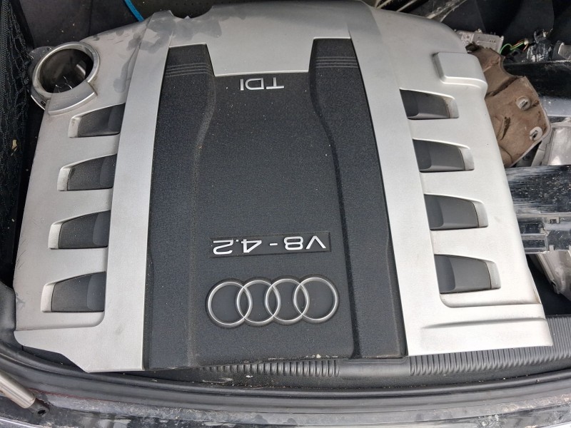 Recambio de tapa motor para audi a8 d3 (4e2, 4e8) 4.2 tdi quattro referencia OEM IAM 057103925E  