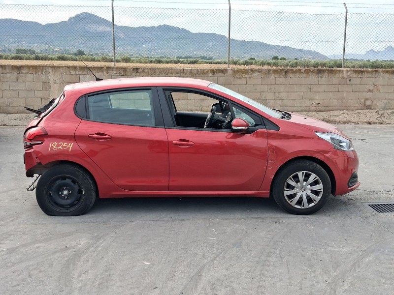 peugeot 208 i (ca_, cc_) del año 2018