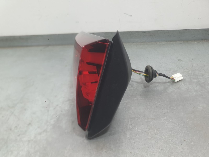 Recambio de piloto trasero derecho interior para mg zs suv (azs1) 1.5 vti referencia OEM IAM 10571684  
