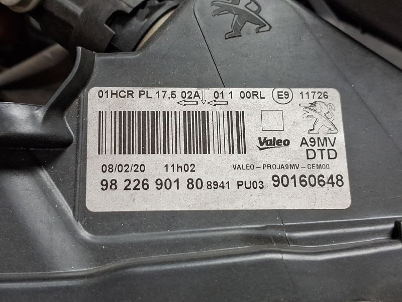 Recambio de faro derecho para peugeot 208 i (ca_, cc_) 1.2 puretech 82 referencia OEM IAM 1685352780  