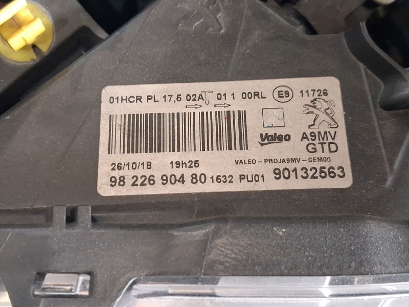 Recambio de faro izquierdo para peugeot 208 i (ca_, cc_) 1.2 puretech 82 referencia OEM IAM 1685352680  
