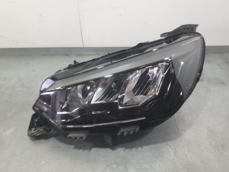 Recambio de faro izquierdo para peugeot 2008 ii (ud_, us_, uy_, uj_, ur_, uc_) 1.2 puretech 130 referencia OEM IAM 9833036380  