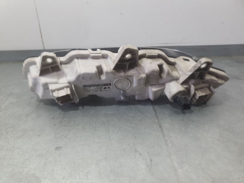 Recambio de piloto delantero izquierdo para peugeot 2008 ii (ud_, us_, uy_, uj_, ur_, uc_) 1.2 puretech 130 referencia OEM IAM  
