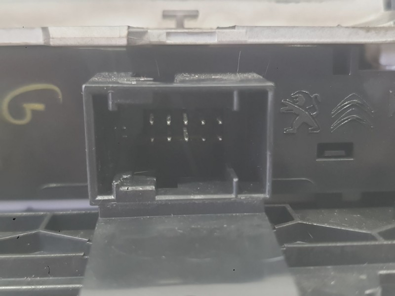 Recambio de mando multifuncion para peugeot 2008 ii (ud_, us_, uy_, uj_, ur_, uc_) 1.2 puretech 130 referencia OEM IAM   