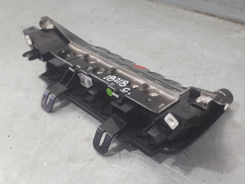 Recambio de mando multifuncion para peugeot 2008 ii (ud_, us_, uy_, uj_, ur_, uc_) 1.2 puretech 130 referencia OEM IAM   