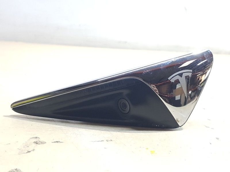Recambio de camara para tesla model 3 ev performance awd referencia OEM IAM 112510777C ALETA DELANTERA DERECHA TOCADA 