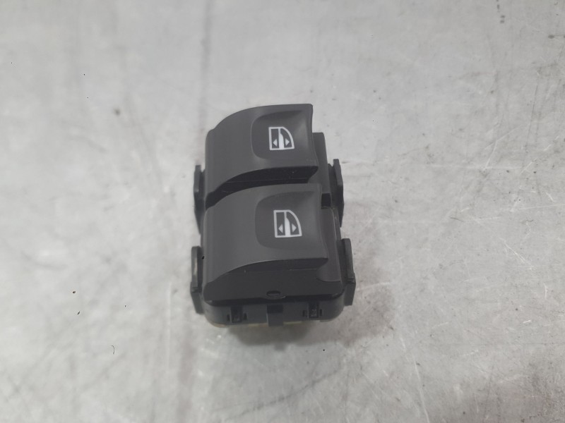 Recambio de mando elevalunas delantero izquierdo para renault clio iv (bh_) 1.5 dci 75 referencia OEM IAM 254114238R  