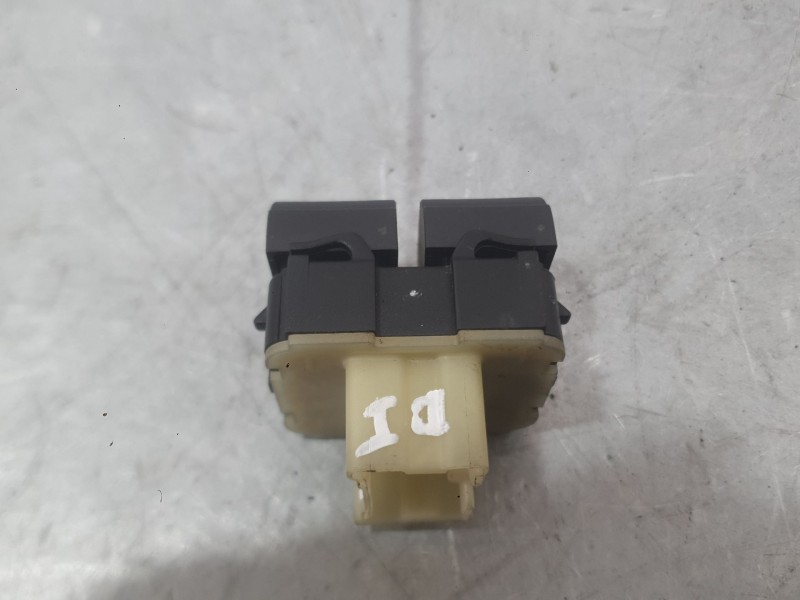 Recambio de mando elevalunas delantero izquierdo para renault clio iv (bh_) 1.5 dci 75 referencia OEM IAM 254114238R  