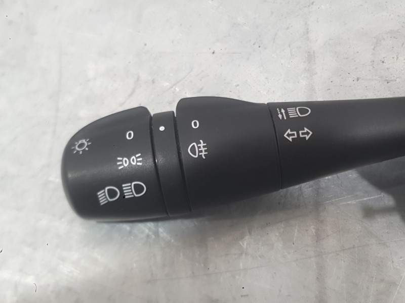 Recambio de mando luces y limpia para renault clio iv (bh_) 1.5 dci 75 referencia OEM IAM 255407916R  8201196345