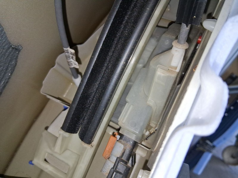 Recambio de cerradura puerta trasera derecha para peugeot 2008 ii (ud_, us_, uy_, uj_, ur_, uc_) 1.2 puretech 130 referencia OEM