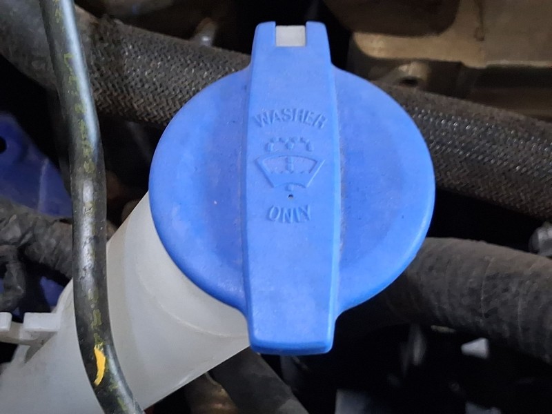 Recambio de deposito limpia para hyundai bayon (bc3) 1.0 t-gdi referencia OEM IAM 98610Q0400 98611Q0400 