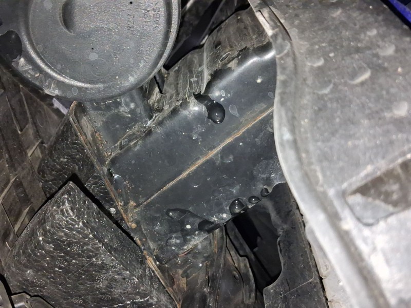 Recambio de refuerzo paragolpes delantero para hyundai bayon (bc3) 1.0 t-gdi referencia OEM IAM 64900Q0400  