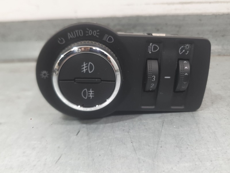 Recambio de mando luces para opel insignia a (g09) 2.0 cdti (68) referencia OEM IAM 23108869  