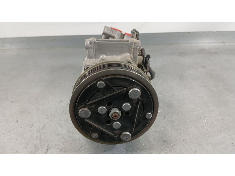Recambio de compresor aire acondicionado para renault clio v (b7_) 1.0 tce 100 (b7mt) referencia OEM IAM 926008955R  