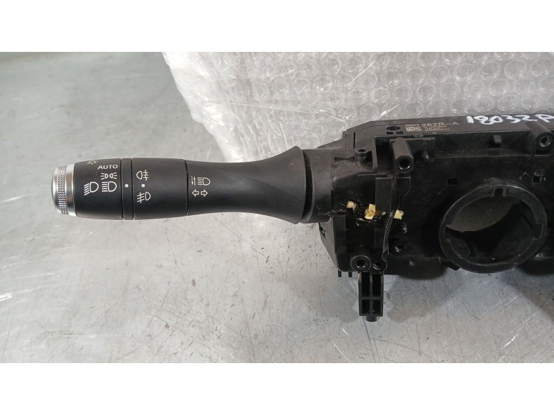 Recambio de mando luces y limpia para renault clio v (b7_) 1.0 tce 100 (b7mt) referencia OEM IAM 255679262R  