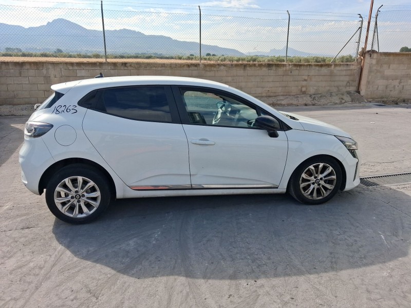 renault clio v (b7_) del año 2024
