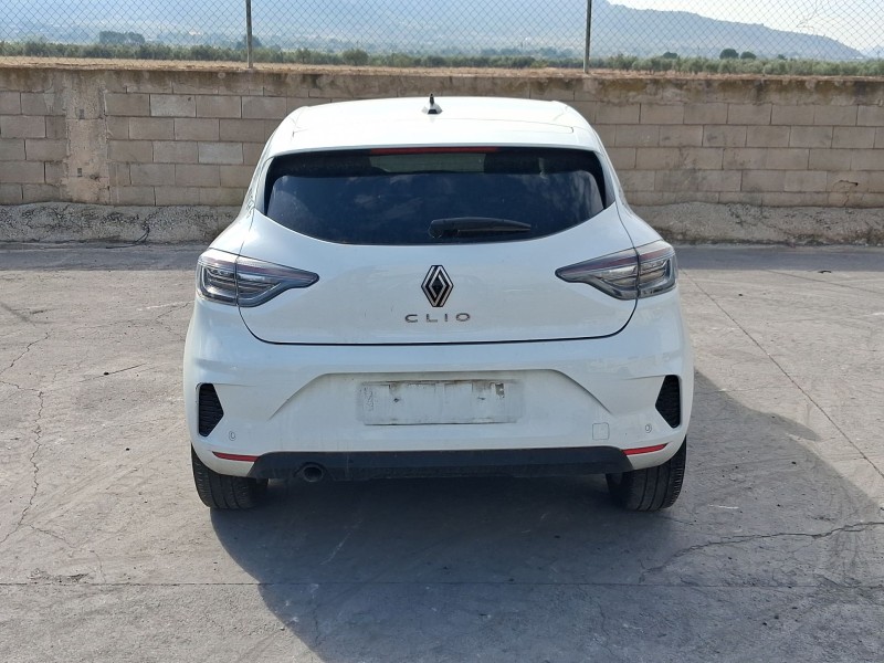 renault clio v (b7_) del año 2024