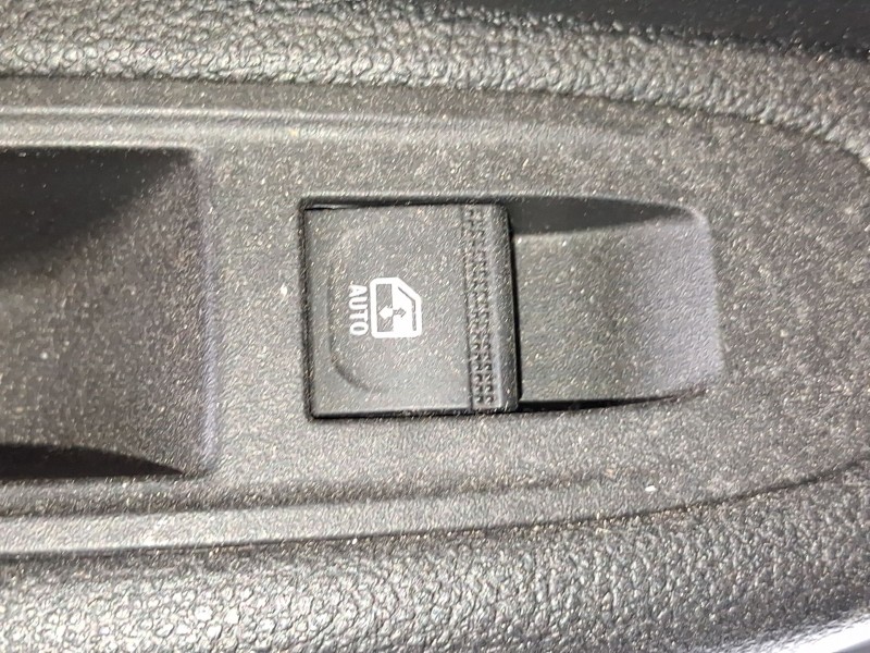Recambio de mando elevalunas trasero izquierdo para renault clio v (b7_) 1.5 blue dci 100 (b7ad) referencia OEM IAM 254218388R  