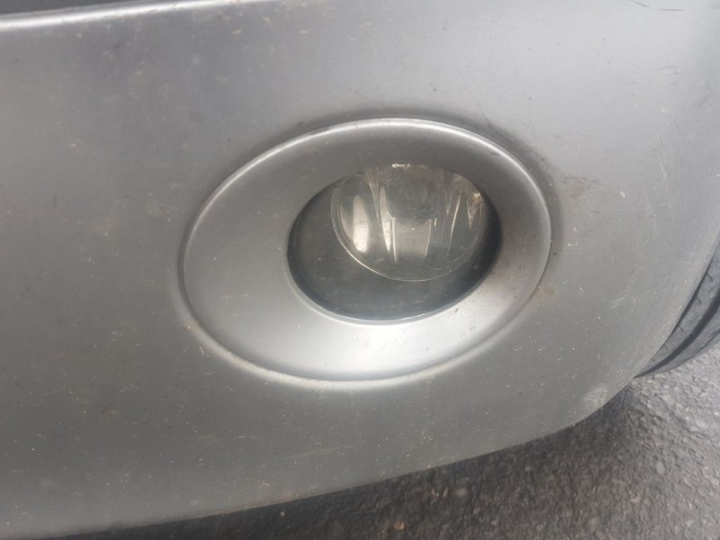 Recambio de faro antiniebla izquierdo para nissan micra (k12e) acenta referencia OEM IAM 2615589905 89202711 VALEO