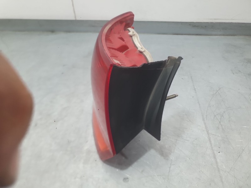 Recambio de piloto trasero izquierdo exterior para audi a3 sportback (8pa) 1.6 fsi referencia OEM IAM 8P4945095G  
