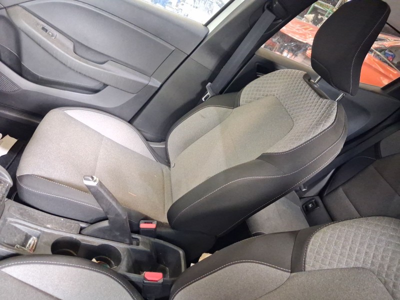 Recambio de asiento delantero derecho para renault clio v (b7_) 1.5 blue dci 100 (b7ad) referencia OEM IAM   