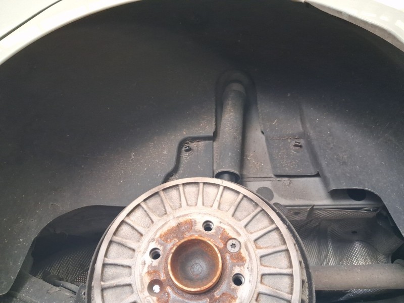 Recambio de plastico pase rueda tras. izq. para renault clio v (b7_) 1.5 blue dci 100 (b7ad) referencia OEM IAM 767497372R  